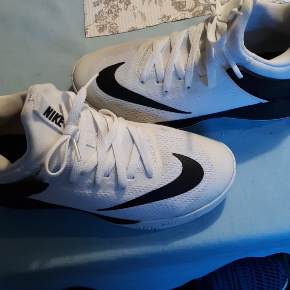 Nikes - Picture 3 of 3